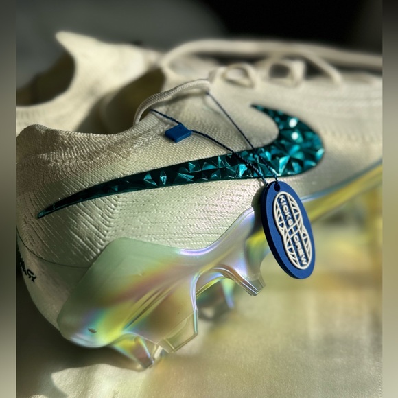 Nike Phantom GX2 Elite LV8 FG ‘Chromatic Pack White Turquoise’ Cleats